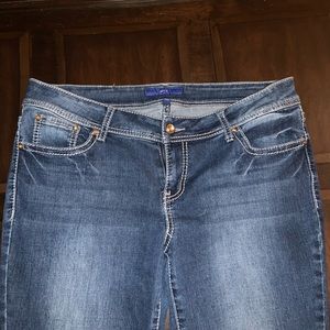 Apt 9 jeans - LOOK BRAND NEW